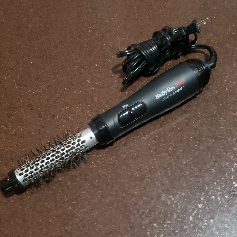 BaBylissPRO Ceramix Xtreme 1-1/4" Hot Air Brush.